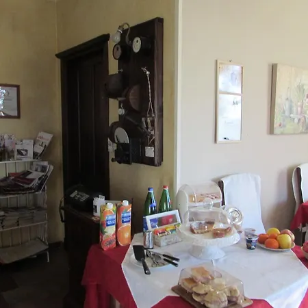 Cascina Rossa Szálloda *