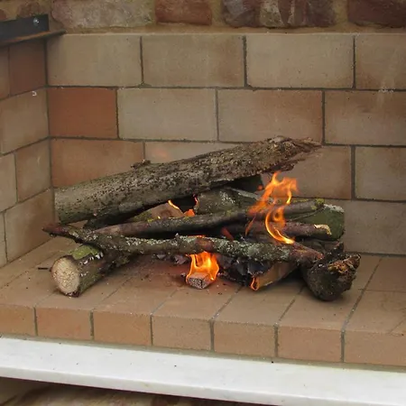 Cascina Rossa Szálloda *